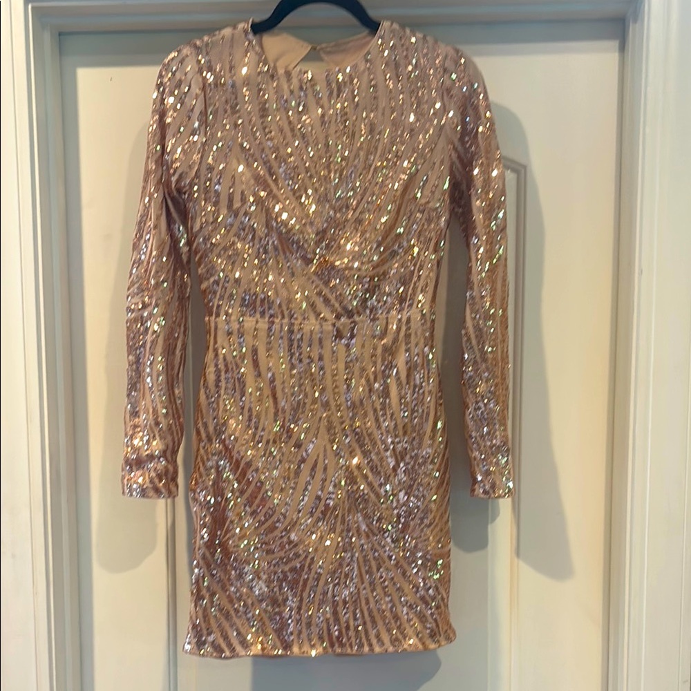 Sz medium gold/champagne bodycon long sleeve dress with backless detail